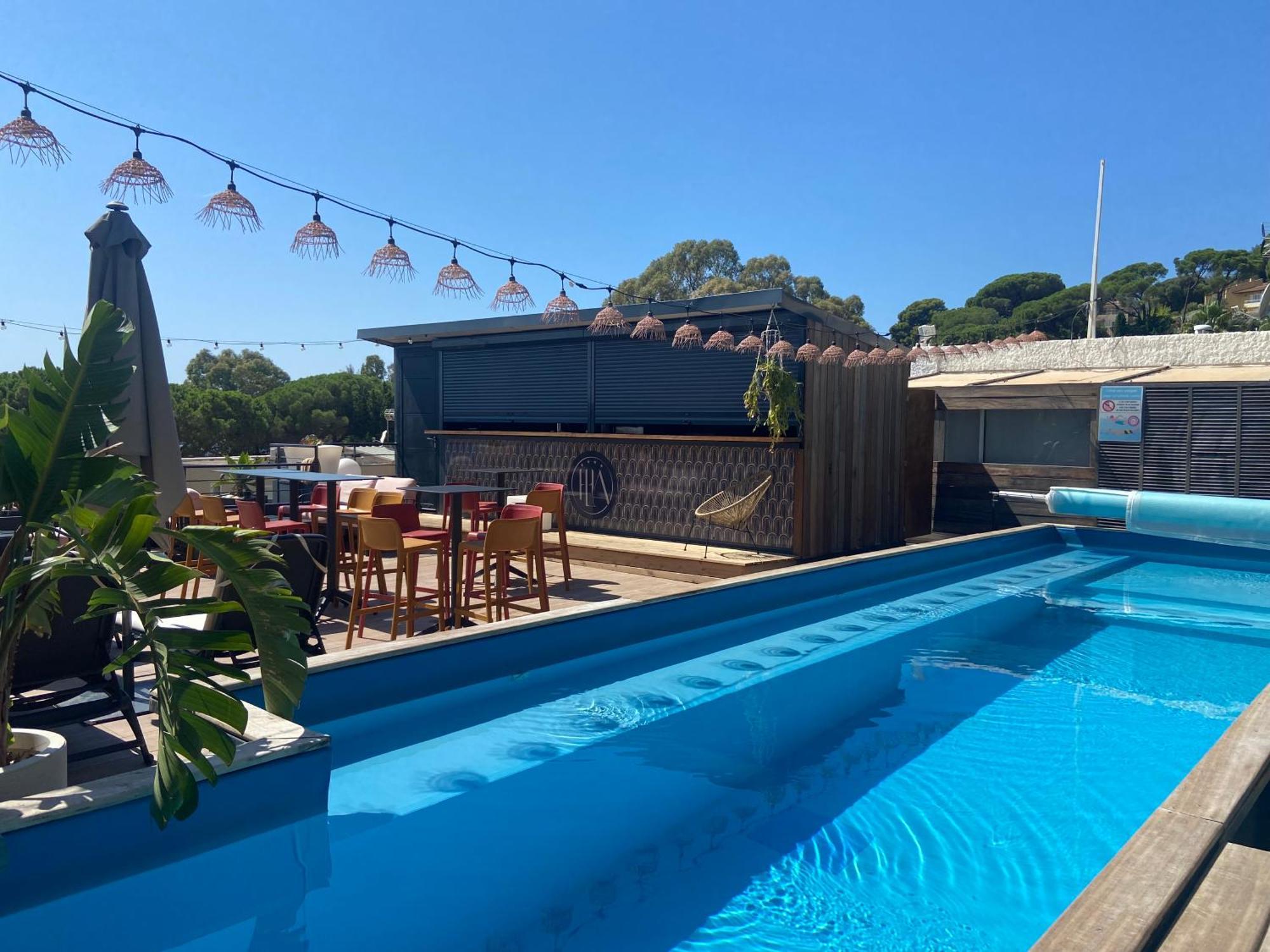 Hotel Les Alcyons Le Lavandou Exterior foto